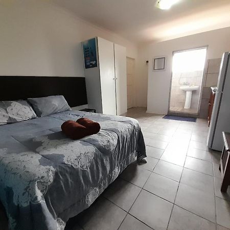 Umkomaas Lodge מראה חיצוני תמונה
